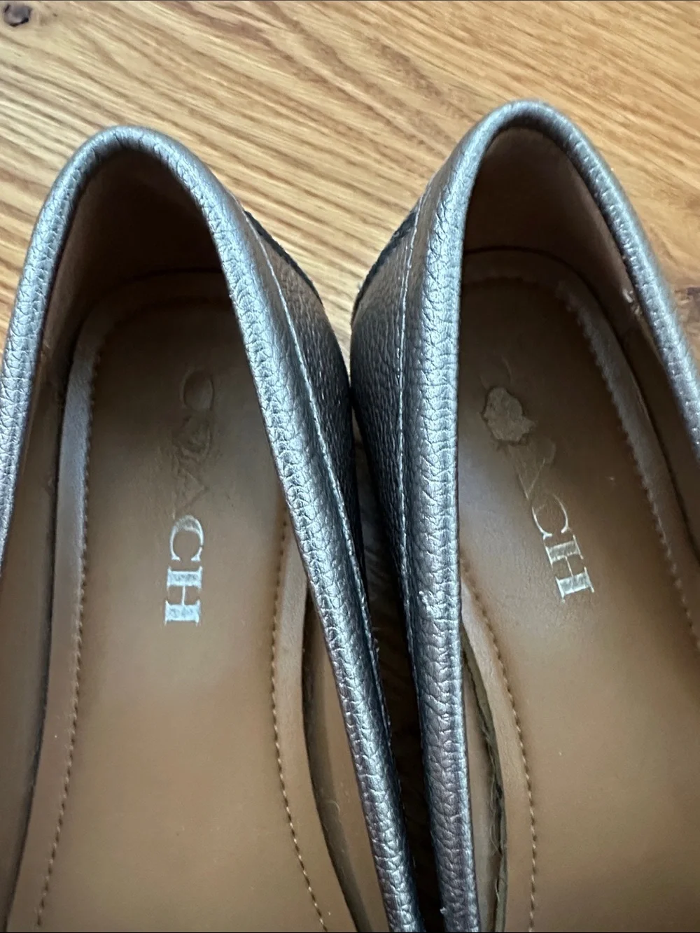 Coach Frederica loafers in‎ a metallic silver pebbled leather women’s 6.5